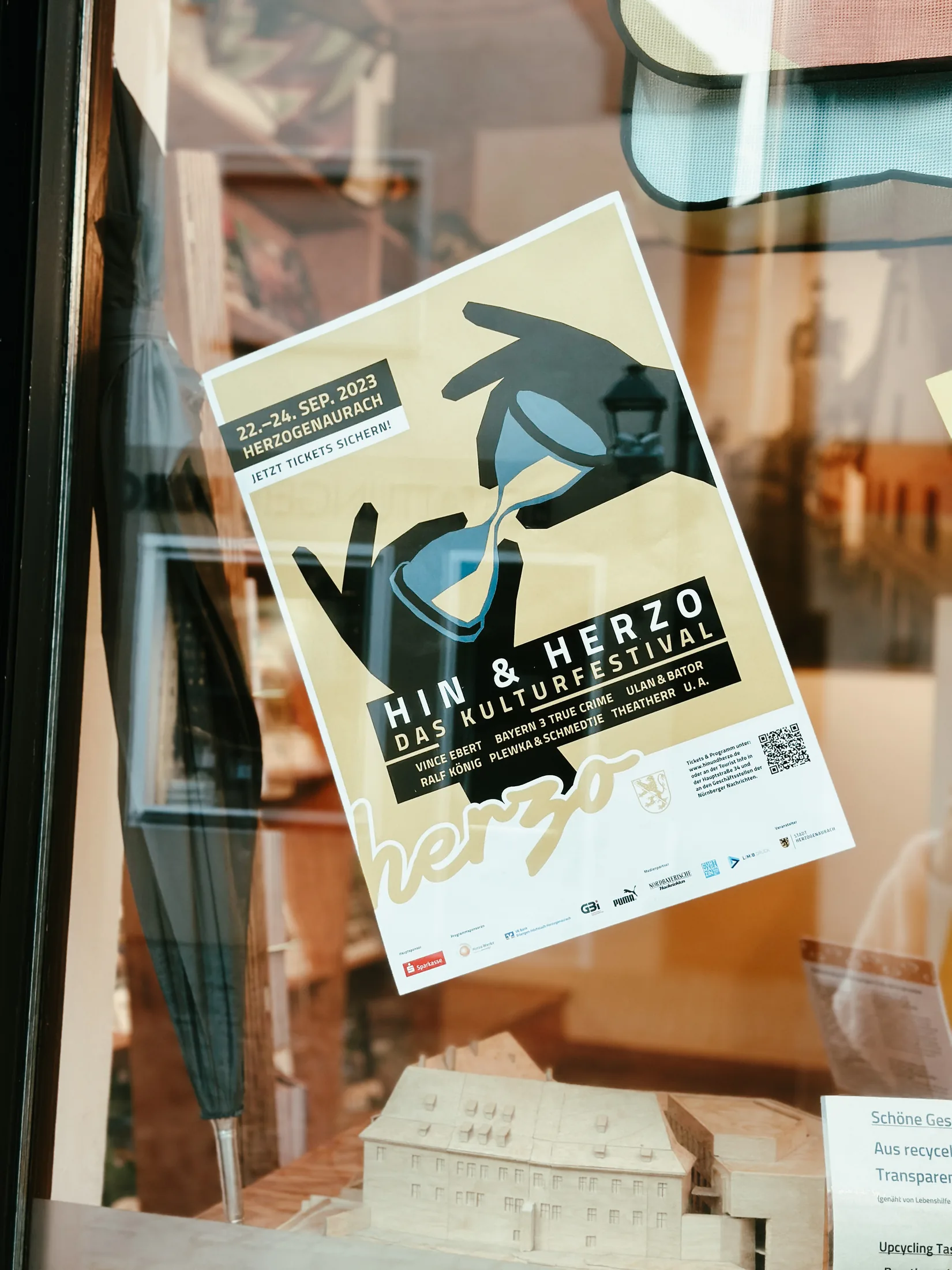 Keyvisual für HIN & HERZO – DAS KULTURFESTIVAL 2023 für die Stadt Herzogenaurach
